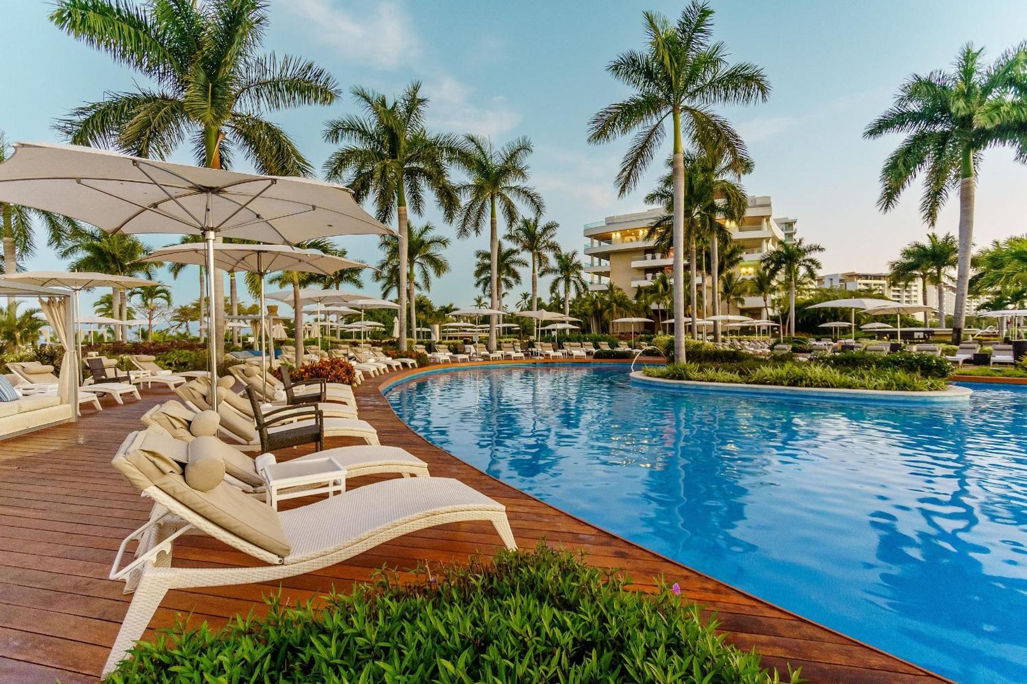 The Grand Luxxe Three Bedroom Spa Suite 누에보 바야르타 외부 사진